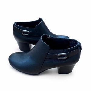 Croft & Barrow Black Ankle Boots — Women's Size 6.5